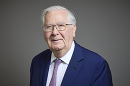 3:2 portrait of Lord King of Lothbury