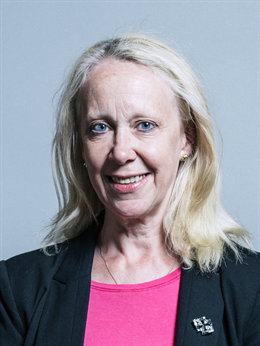 3:4 portrait of Liz McInnes