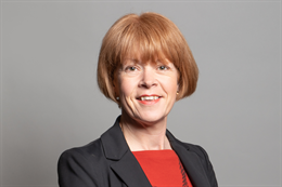 3:2 portrait of Wendy Morton