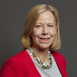 1:1 portrait of Ruth Cadbury