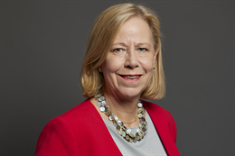 3:2 portrait of Ruth Cadbury