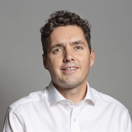 1:1 portrait of Huw Merriman