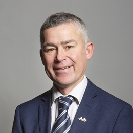1:1 portrait of Alan Brown
