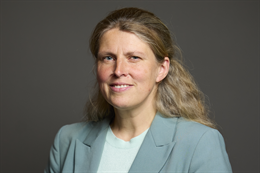3:2 portrait of Rachael Maskell