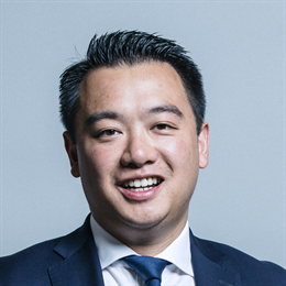1:1 portrait of Alan Mak