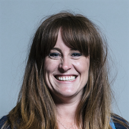 1:1 portrait of Kelly Tolhurst