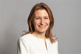 3:2 portrait of Lucy Frazer