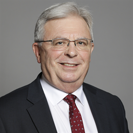 1:1 portrait of Lord Bradley