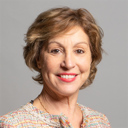1:1 portrait of Rebecca Pow