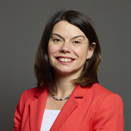 1:1 portrait of Sarah Olney