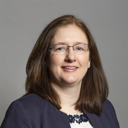 1:1 portrait of Dr Caroline Johnson