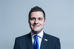 3:2 portrait of Ross Thomson