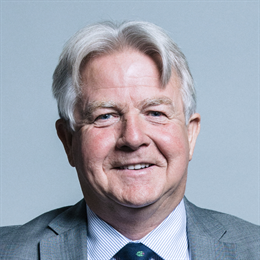 1:1 portrait of Bill Grant
