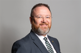 3:2 portrait of David Duguid