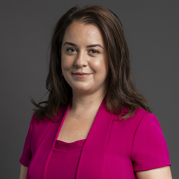 1:1 portrait of Stephanie Peacock