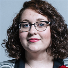 1:1 portrait of Danielle Rowley
