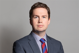 3:2 portrait of Dan Carden