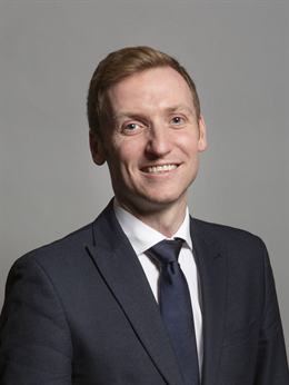 3:4 portrait of Lee Rowley
