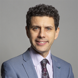 1:1 portrait of Alex Sobel