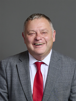 3:4 portrait of Mike Amesbury