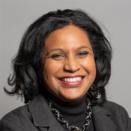 1:1 portrait of Janet Daby