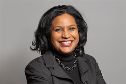 3:2 portrait of Janet Daby