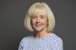 3:2 portrait of Ruth Jones