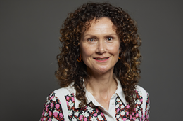 3:2 portrait of Wendy Chamberlain