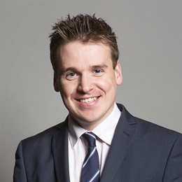 Official portrait of Tom Hunt