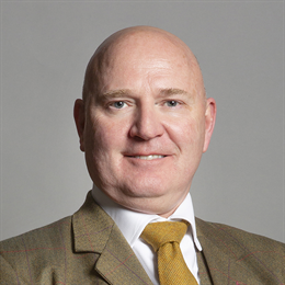 1:1 portrait of Neale Hanvey