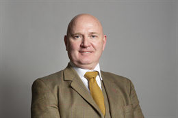 3:2 portrait of Neale Hanvey
