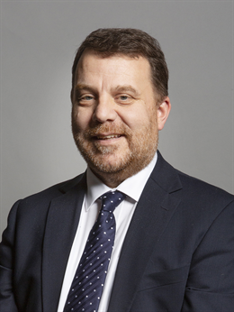 3:4 portrait of Andy Carter