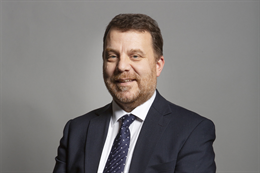 3:2 portrait of Andy Carter