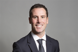 3:2 portrait of Scott Benton
