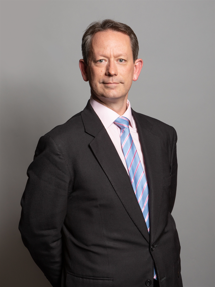 Full sized portrait of Gareth Bacon