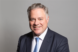 3:2 portrait of Simon Baynes