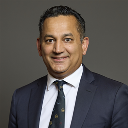 1:1 portrait of Mr Gagan Mohindra
