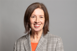 3:2 portrait of Jo Gideon