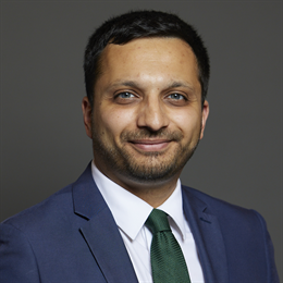1:1 portrait of Saqib Bhatti