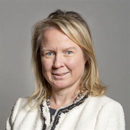 1:1 portrait of Felicity Buchan