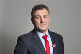 3:2 portrait of Ian Byrne