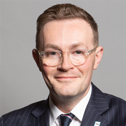 1:1 portrait of Chris Clarkson