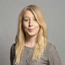 1:1 portrait of Sara Britcliffe