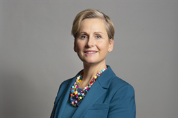 3:2 portrait of Angela Richardson