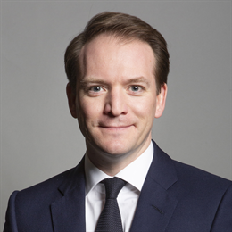 1:1 portrait of Gareth Davies