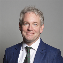 Official parliamentary portrait of Danny Kruger