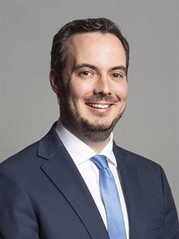 3:4 portrait of Simon Jupp