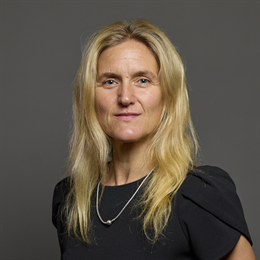 1:1 portrait of Kim Leadbeater
