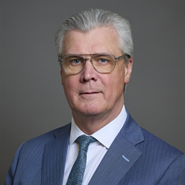 1:1 portrait of Lord Offord of Garvel