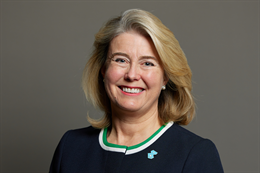 3:2 portrait of Anna Firth